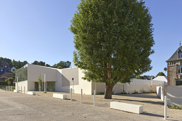 Parvis de la salle multi-sports-construction-equipement-Mont-Saint-Aignan