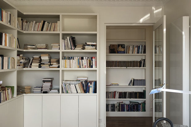 Bureau et bibliothèque-rehabilitation-logement-Paris