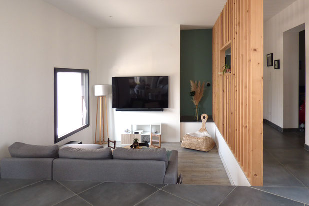 Salon en contrebas-construction-maison-Port-Saint-Père