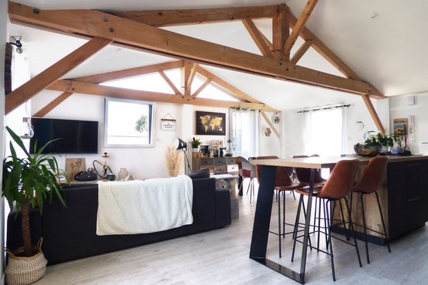 Conservation de l'identité du bâtiment avec ses fermes-rehabilitation-maison-Bouaye