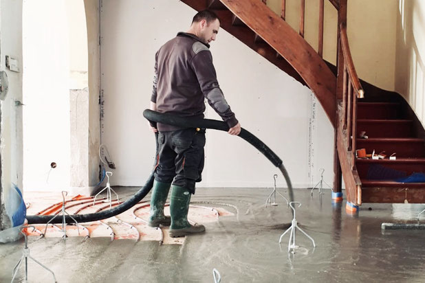 Pose plancher chauffant et coulage béton ciré-agrandissement_extension-maison-Saint-Jean-de-Monts
