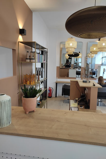 Poste de coupe-renovation-boutique_local-Nantes