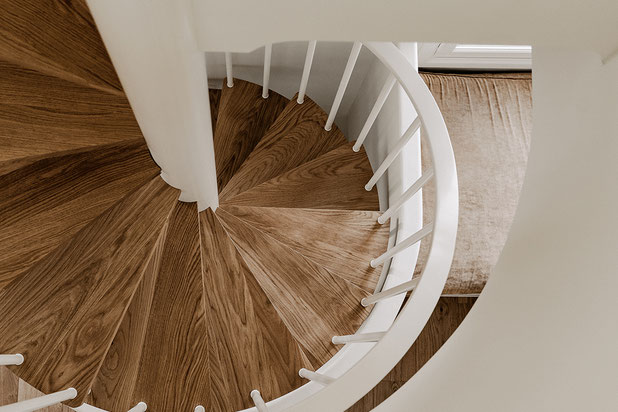 Tholozé - Escalier-renovation-appartement-Paris