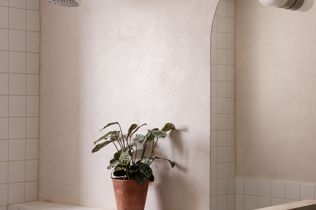 Salle de bain, carrelage et enduit minéral-renovation-appartement-Montpellier