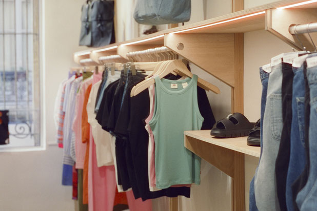 Portants bois-amenagement-boutique_local-Montpellier