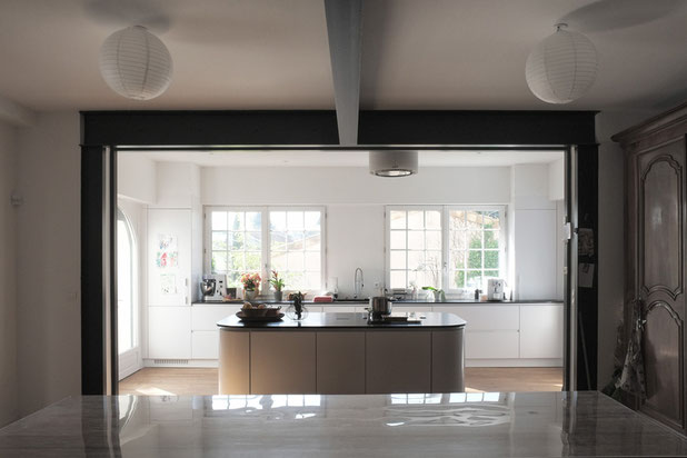 Vue de la cuisine rénovée-agrandissement_extension-maison-Pessac