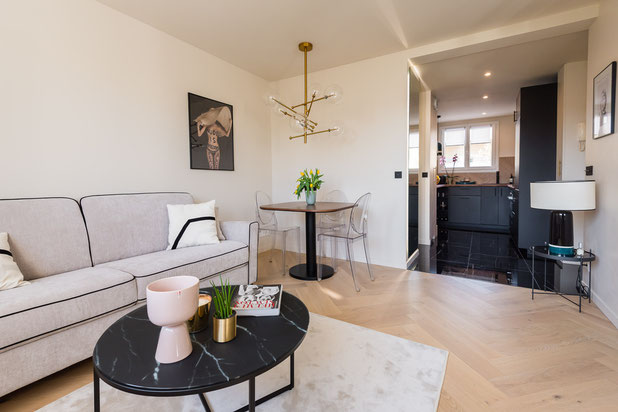 Vue salon, entrée et cuisine-renovation-logement-Rueil-Malmaison