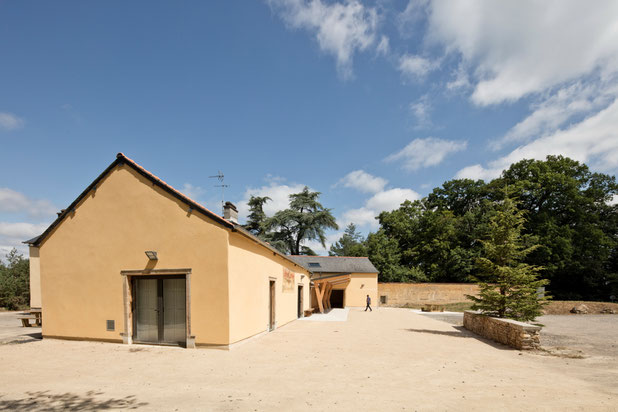 Un bâtiment en terre-rehabilitation-equipement-Liffré