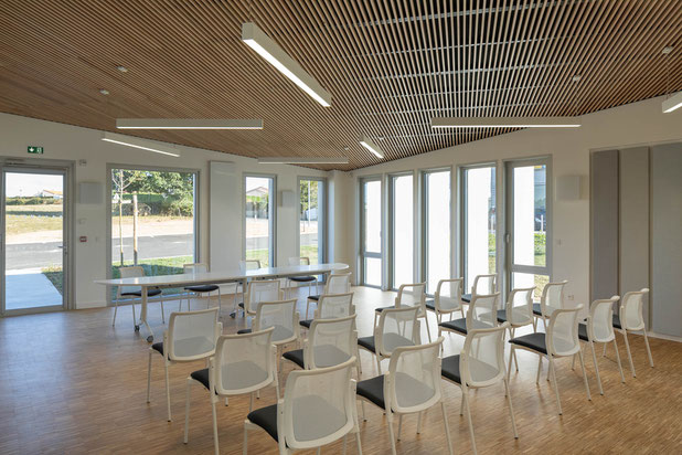 Salle du conseil/mariages-construction-bureaux-La Meilleraie-Tillay