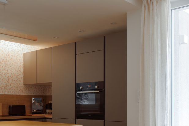 La cuisine est chaleureuse et intime-renovation-appartement-Strasbourg