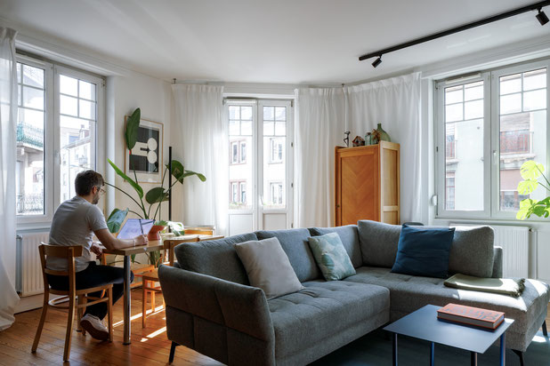 Le séjour est lumineux et généreux-renovation-appartement-Schiltigheim