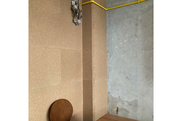 Salle de réunion liège, béton et bois-rehabilitation-bureaux-Paris