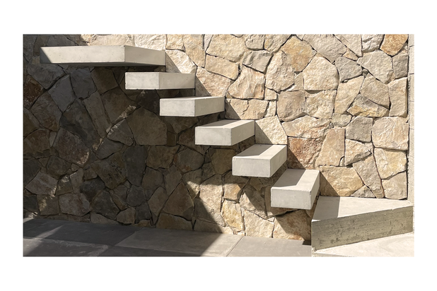 Escalier Patio-construction-maison-Calvi