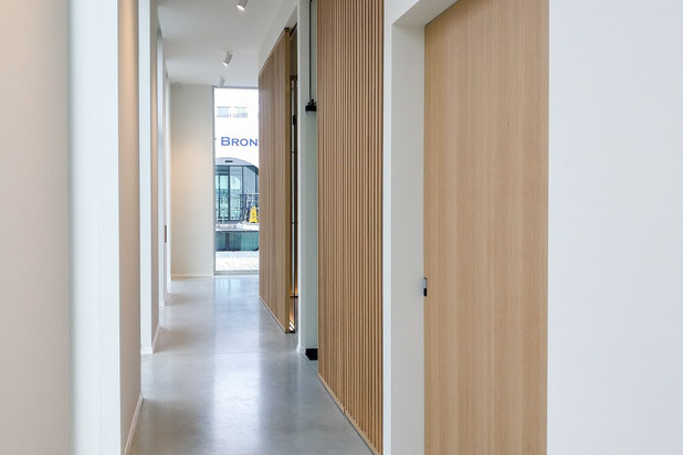 Couloir-renovation-bureaux-Anvers