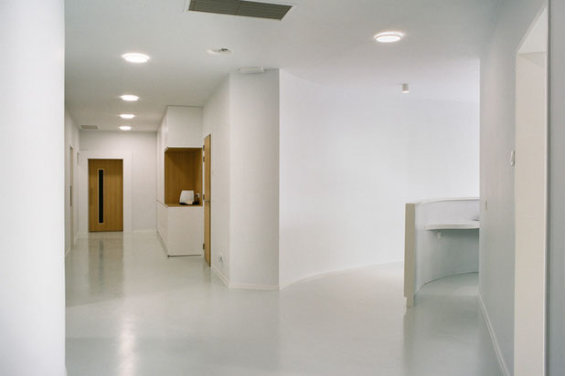 Couloir-renovation-boutique_local-Gent