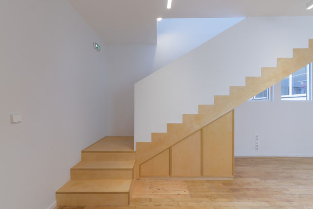 Escalier bois-renovation-immeuble-Paris