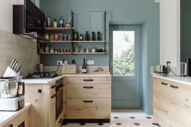 Porte ouverte à l'Est dans la nouvelle cuisine-renovation-maison-Poitiers