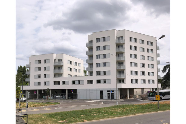 Depuis la rue-construction-immeuble-Évry-Courcouronnes