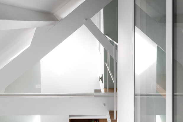 DOUBLE . Rénovation d'un duplex sous les toits-renovation-appartement-Paris