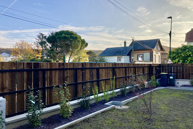 Clôture et parterre intérieur-amenagement-espaces_exts-Évreux