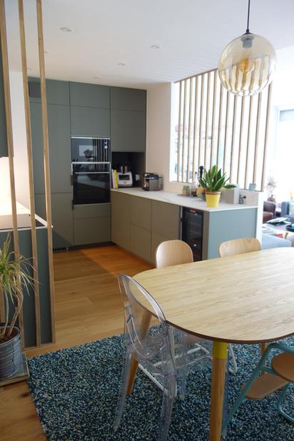 cuisine séparée du séjour par des claustras-renovation-appartement-Paris