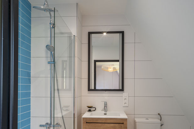 Salle d'eau bleu et blanc-renovation-maison-Sarzeau