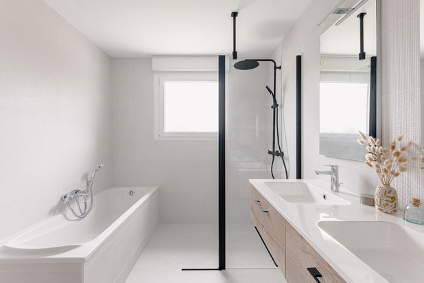 Espace douche et baignoire-renovation-maison-Plescop
