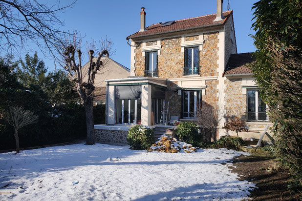 Vue sur la nouvelle extension en hiver-renovation-maison-Sartrouville