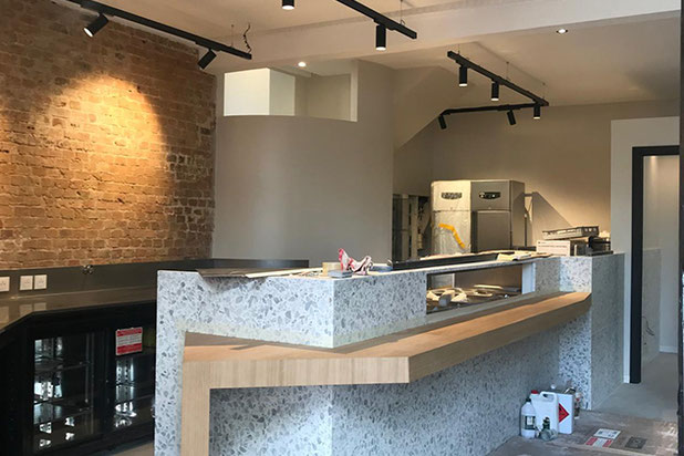 Comptoir en phase de chantier-amenagement-cafe_restaurant-Paris
