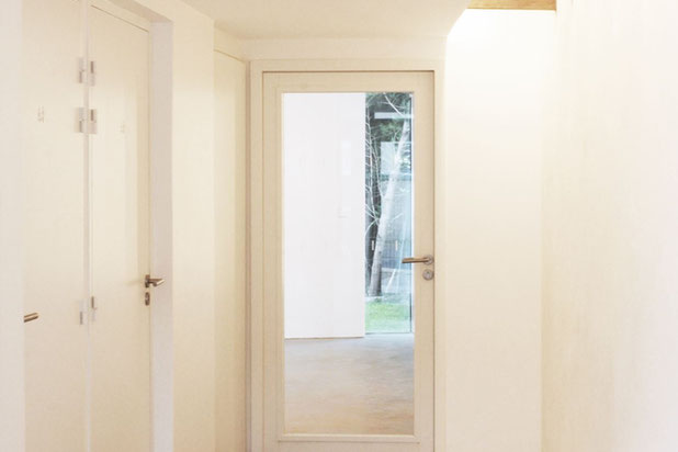 vers la petite salle-renovation-equipement-Bailly-Romainvilliers