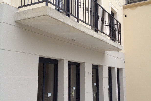 Détail de chantier : balcon-construction-logement-Conflans-Sainte-Honorine