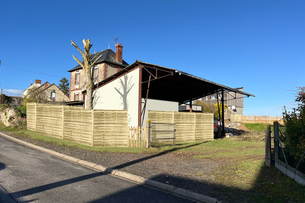 vue avec clôture-rehabilitation-maison-Ouilly-le-Tesson