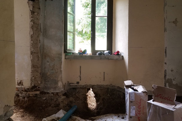 Elaboration d'un hérisson - réhabilitation d'une maison en terre crue-construction-autre-Redon