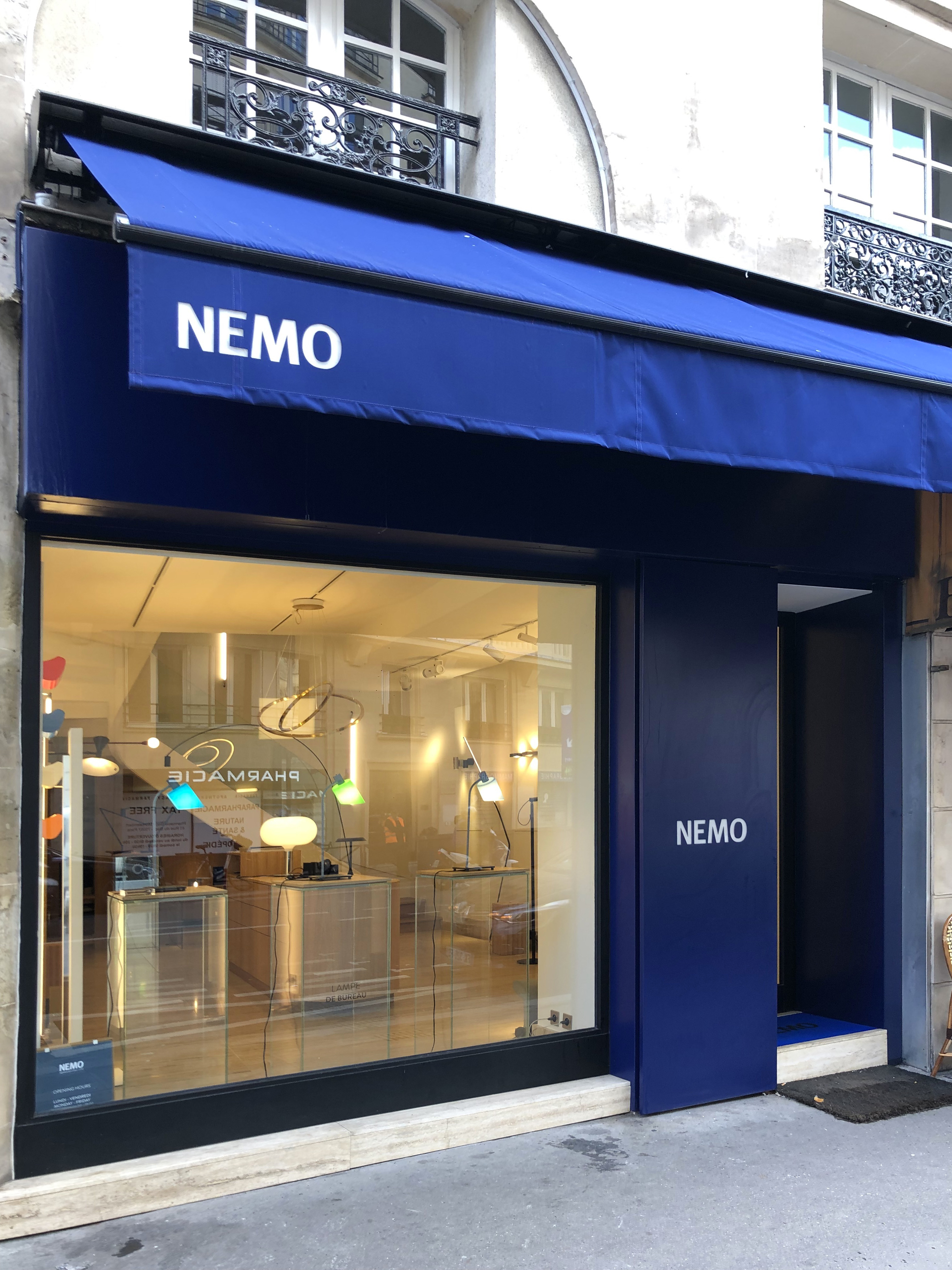 Showroom Némo Lighting – aménagement de bureaux Haute-Saône Showroom Némo Lighting – aménagement de bureaux Haute-Saône
