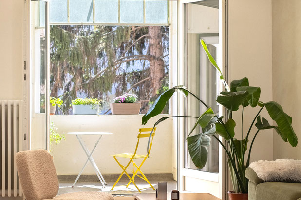 Le salon s'ouvre désormais sur la loggia-rehabilitation-appartement-Strasbourg