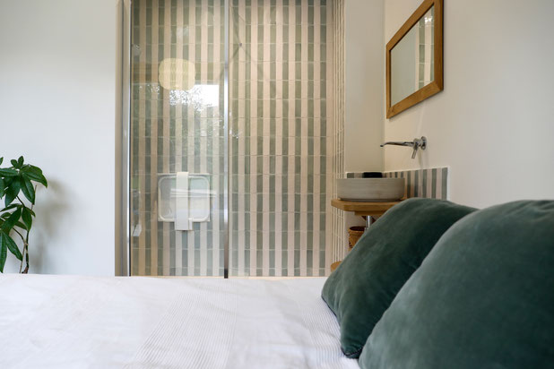 Chambre avec salle d'eau PMR-renovation-maison-Vannes