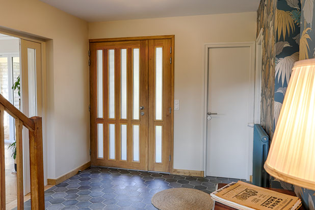 Entrée avec porte réalisée à l'identique-renovation-maison-Malansac