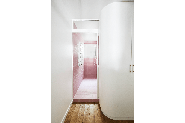 vue dressing-rehabilitation-appartement-Paris