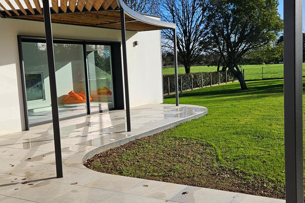 pergola cintré-construction-maison-Loire-Atlantique