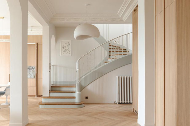 Entrée, vue de l'esacalier-renovation-appartement-Neuilly-sur-Seine
