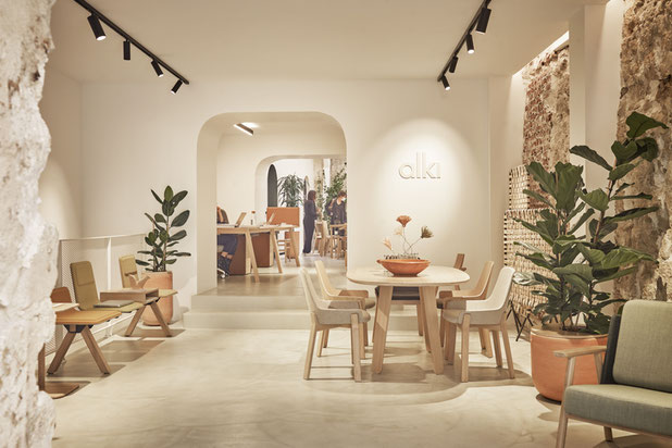 Espace d'exposition des mobiliers-renovation-boutique_local-Paris