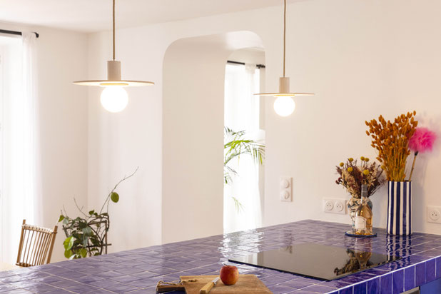 Cuisine bar bleu-renovation-appartement-Paris