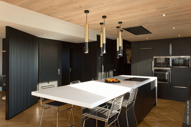 Une cuisine noir et blanc-renovation-logement-Plélan-le-Grand