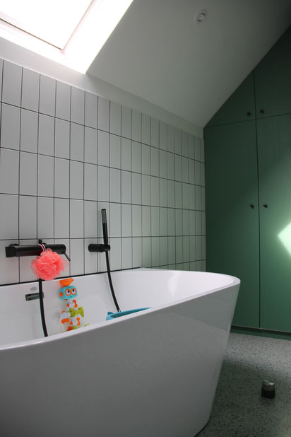 Salle de bains des enfants 02-agrandissement_extension-maison-Mûrs-Erigné