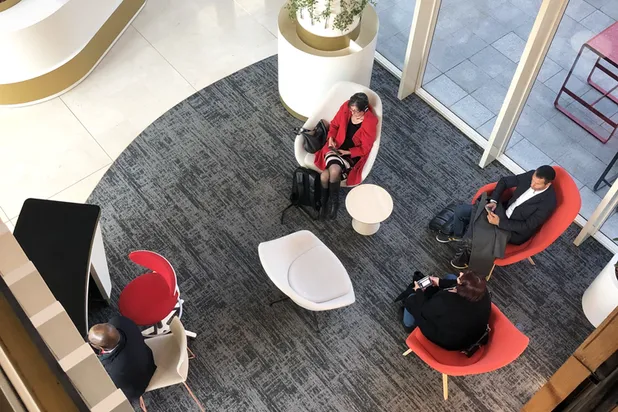 Vue intérieure - Accueil 06-amenagement-bureaux-Saint-Denis