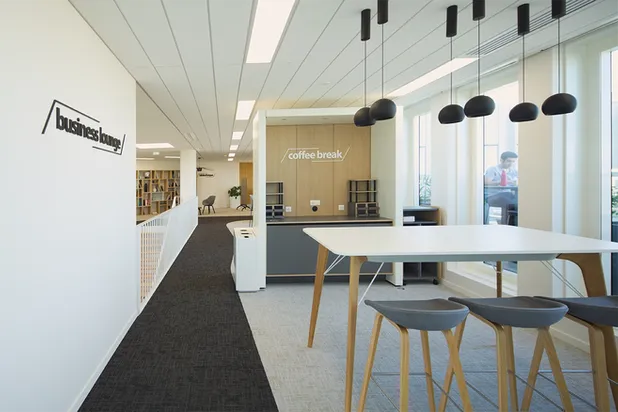 Vue intérieure - Point Café et Business Lounge-amenagement-bureaux-Bagneux
