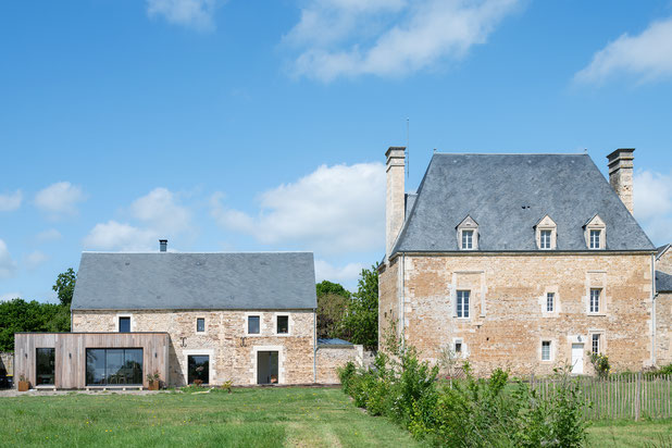 Vue panoramique de l’ensemble, depuis la prairie-rehabilitation-maison-Maltot