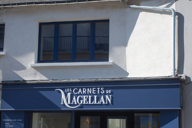 Nouvelle façade bleue-rehabilitation-boutique_local-Vannes