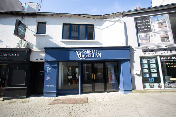 Nouvelle façade bleue-rehabilitation-boutique_local-Vannes