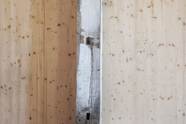 Poteau bois existant et parement épicéa brut-rehabilitation-logement-Eymet